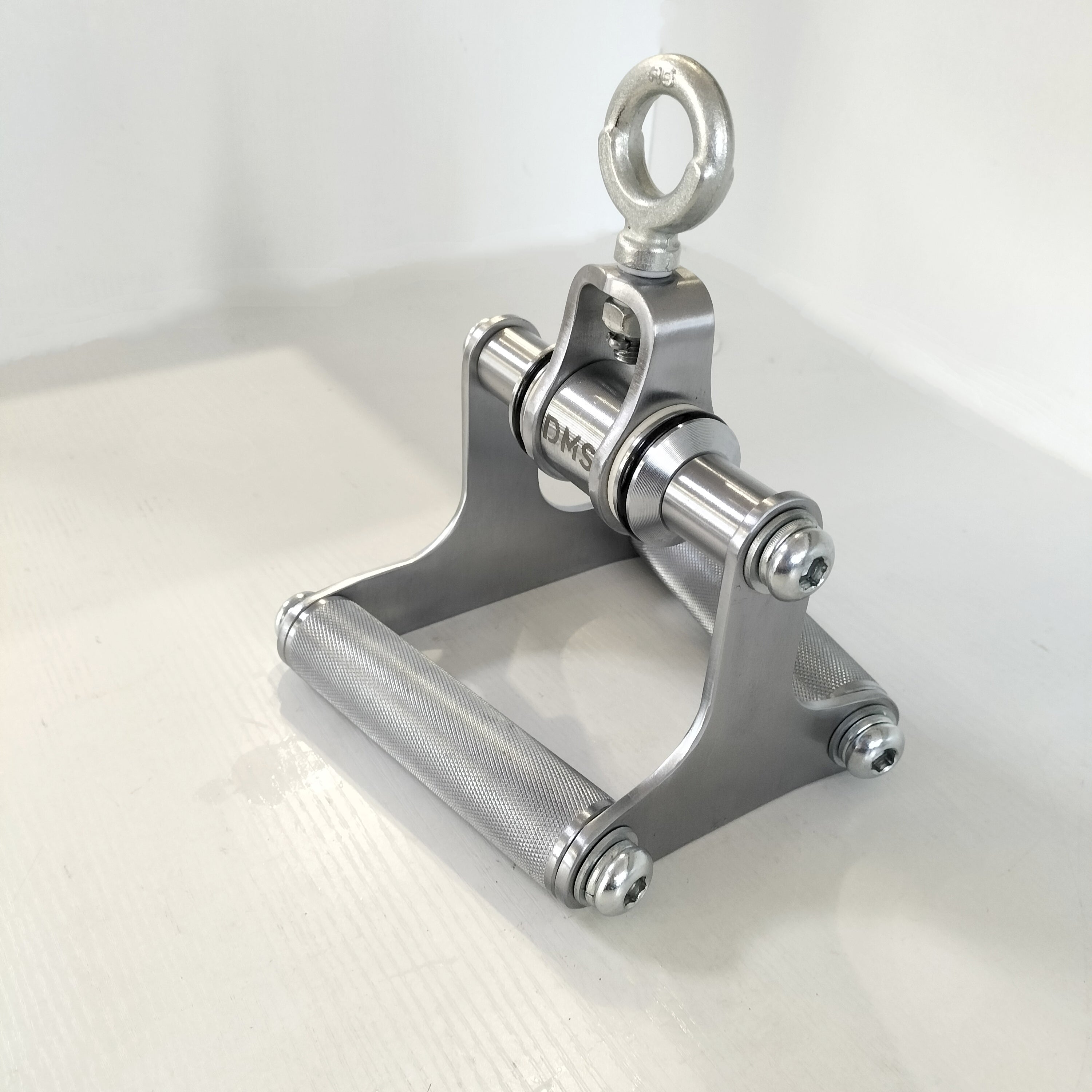 Blacksmith Steel V-Griff mit Drehgelenk