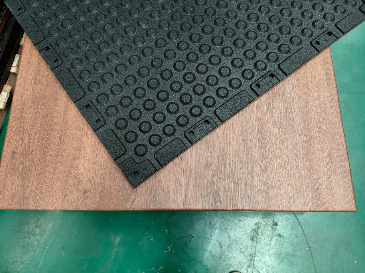 Connect Tiles™ PVC Dark Wood