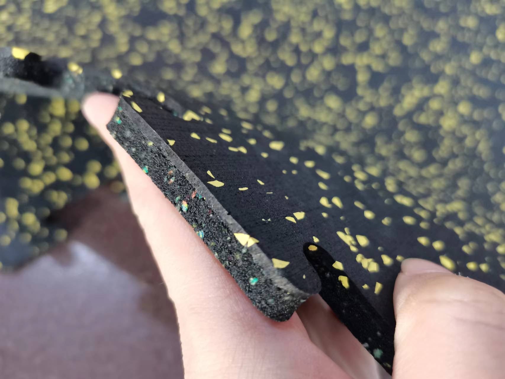 EPDM Puzzle Tiles with PU Foam Base