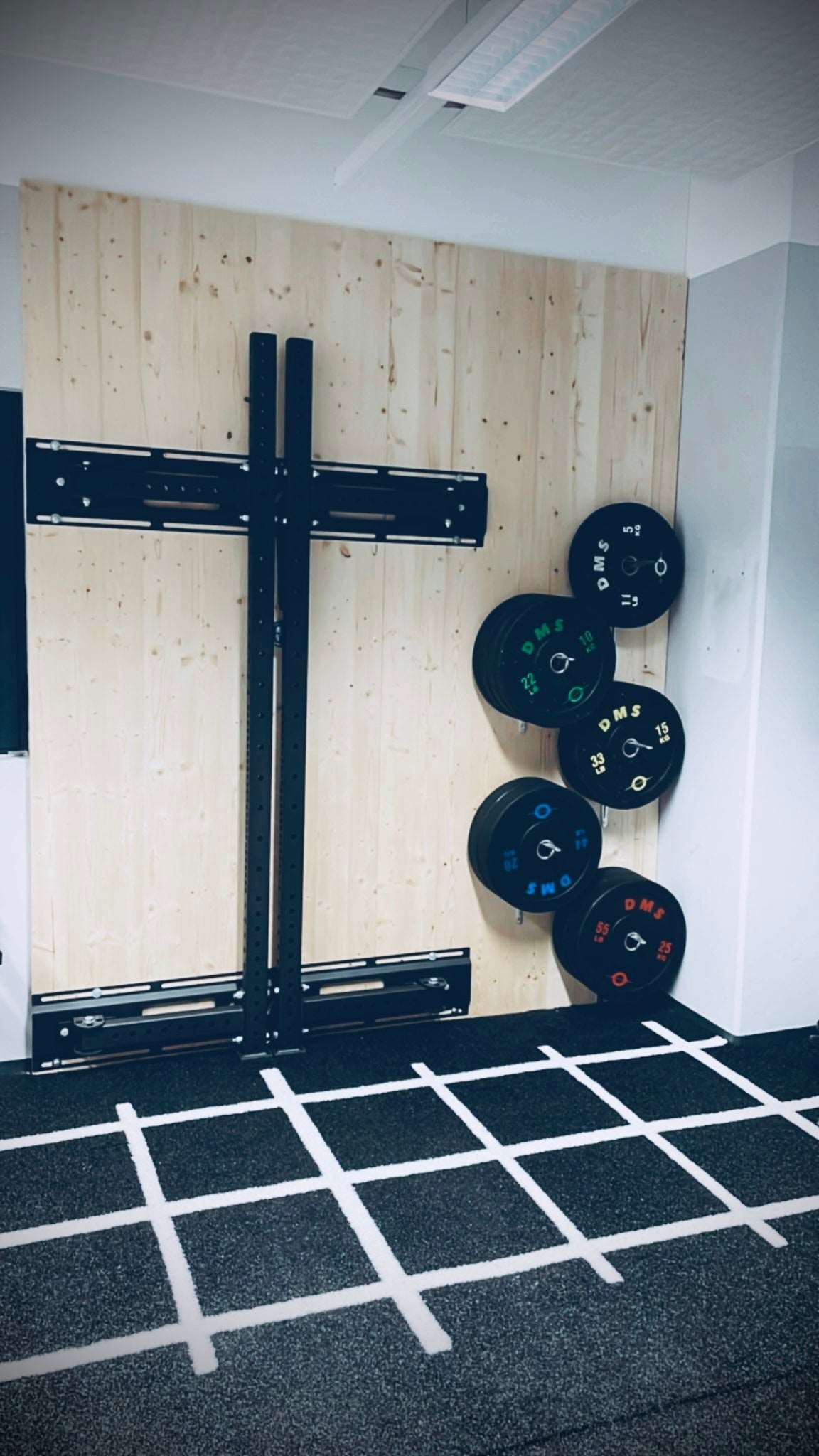 Foldable WallRack with Hi-Temp Bumpers with colored flecks